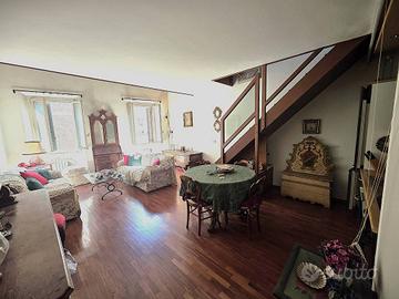 Attico / Mansarda di 85 m² con 3 locali e box auto