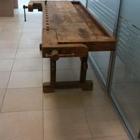 Tavolo da falegname antico con doppia morsa