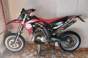 Moto  Aprilia MX 125 Motard.
