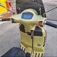 Vespa 300 gts hpe 75 anniversario
