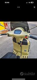 Vespa 300 gts hpe 75 anniversario