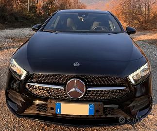Mercedes-Benz A180d Premium AMG Night Edition
