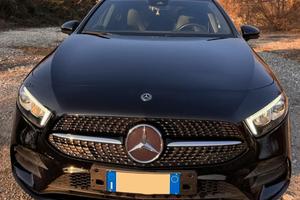Mercedes-Benz A180d Premium AMG Night Edition