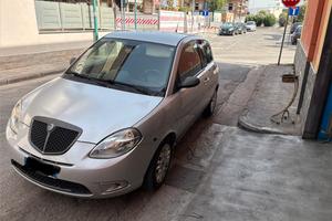 Lancia Ypsilon 1.3 multijet momo design