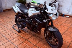 Triumph street triple 675