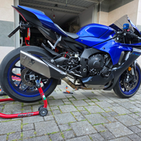 Yamaha R1 2023