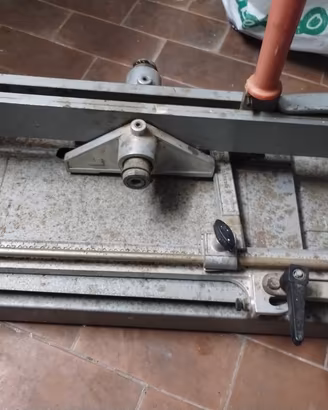 Tagliapiastrelle  manuale