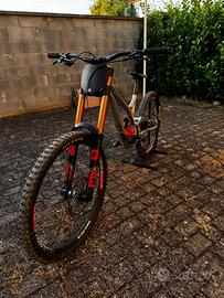 Commencal Supreme DH V4