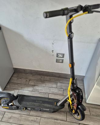 Monopattino Ninebot Max G2