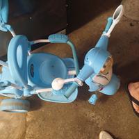 triciclo a forma di moto