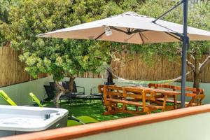 VILLA A SCHIERA D'ANGOLO A VILLASIMIUS