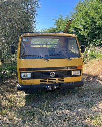 Autocarro Volkswagen LT28 anno 1988