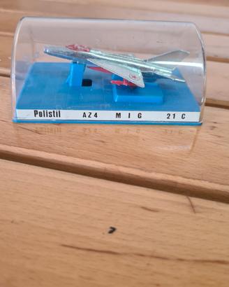 modellino aereo militare 