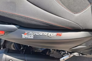 PIAGGIO BEVERLY 300 SPECIAL EDITION DEEP BLACK