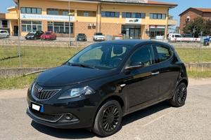 Lancia Ypsilon 1.0 hybrid neopatentati