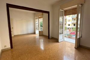 Ampio 6 vani con box auto Zona LIBERTA'