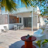 Eleganti Ville con piscina a 10mt dal mare