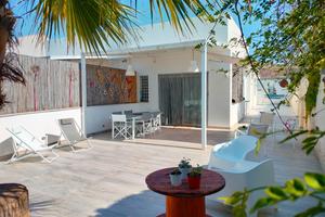 Eleganti Ville con piscina a 10mt dal mare