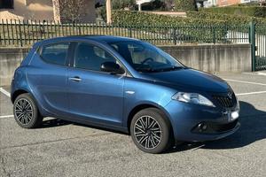 Lancia Ypsilon 1.0 Firefly Hybrid Silver