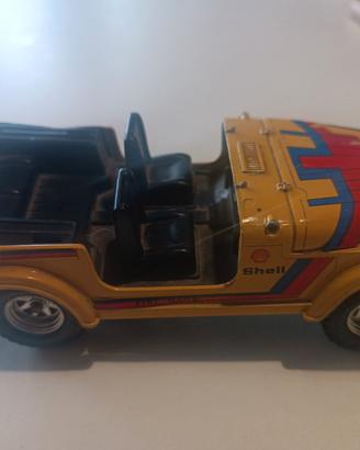 Jeep scala 1/24 (BURAGO) in condizioni da foto