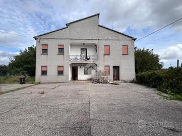 VILLA SINGOLA A CAVARZERE