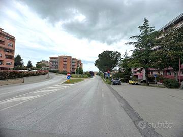 Zona Colle dell'Orso-locale commerciale di 70 mq