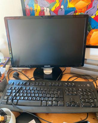 Schermo e tastiera per pc