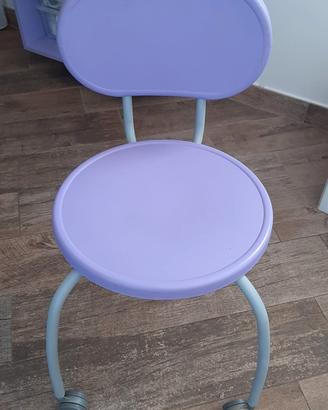 Sedia lilla per cameretta 
