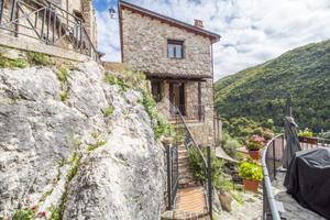 CASA SEMINDIPENDENTE A ANTRODOCO