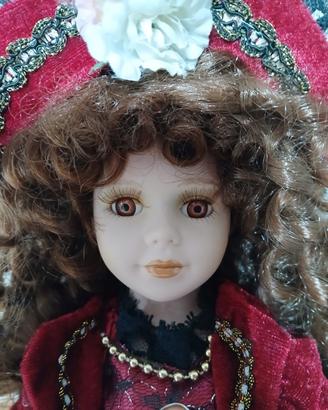 Bambola in porcellana vintage