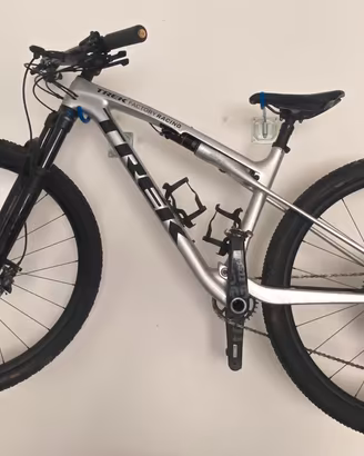 Trek supercaliber 9.8 gen 2 factory racing