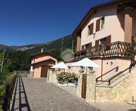 PORZIONE DI BIFAMILIARE A FERRARA DI MONTE BALDO