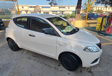 Lancia ypsilon   con 55.000km anno 2019