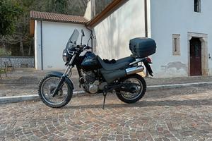 Honda SLR 650 moto A2 enduro naked scrambler 