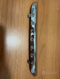 Logo anteriore pegout