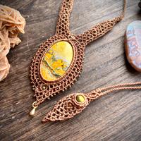 Collana in Macramè con diaspro Bumblebee