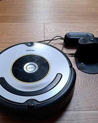 Robot aspirapolvere e lavapavimenti Roomba