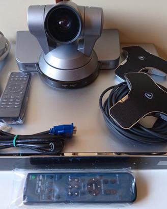 Polycom RealPresence Group 700 + telecamera Sony