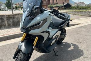 X-adv 750