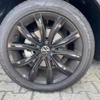 4 Pneumatici Falken Azenis 215/50 R18 92W