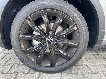 4 Pneumatici Falken Azenis 215/50 R18 92W