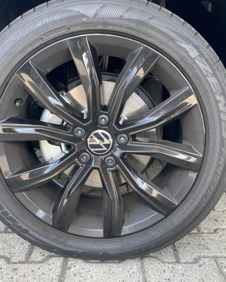 4 Pneumatici Falken Azenis 215/50 R18 92W