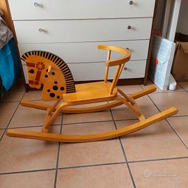 cavallino a dondolo
