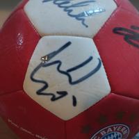 Pallone autografato giocatori del Bayern Monaco