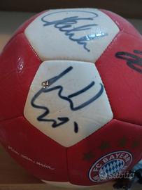 Pallone autografato giocatori del Bayern Monaco