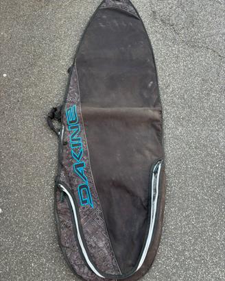 Sacca surfboard 5’7 Dakine
