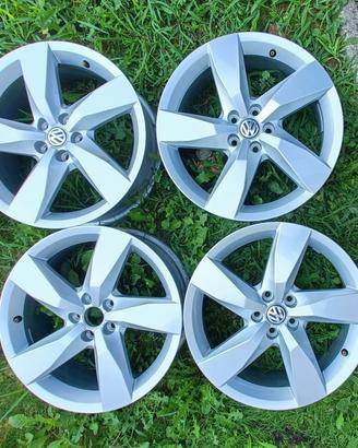 Cerchi 17 Volkswagen is 6.5 Jx 17H2 ET39 CMB