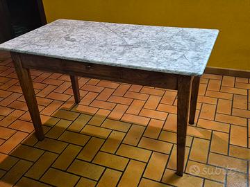 tavolo in marmo