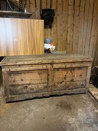 Baule in legno antico
