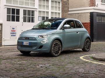FIAT 500e Red Cabrio 42 kWh